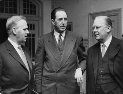 Arne Geijer, Walter Åman och Bertil Kugelberg. Pensionsdebatt i Malmö, 1958. TCO:s arkiv, TAM-Arkiv